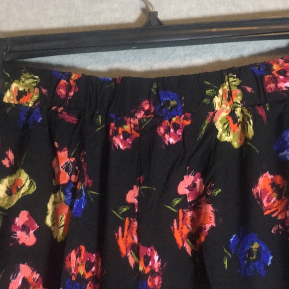 ATMOSPHERE Comfy Stylish Floral Print Palazzo Pants with Elastic Insert Back - Picture 4 of 16